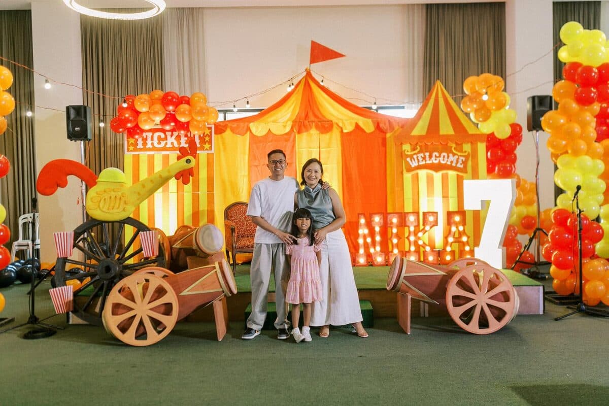Step right up — Kids' birthday